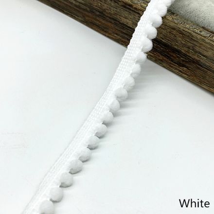 Galanterie: Prýmek s bambulkami šíře 11 mm (1m) - bílá
